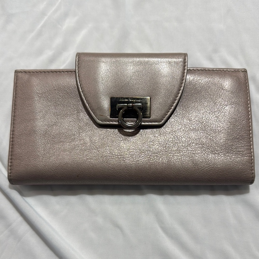 Salvatore Ferragamo Women's Leather Wallet